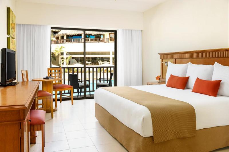 The Reef Coco Beach Resort & Spa Playa del Carmen Room photo